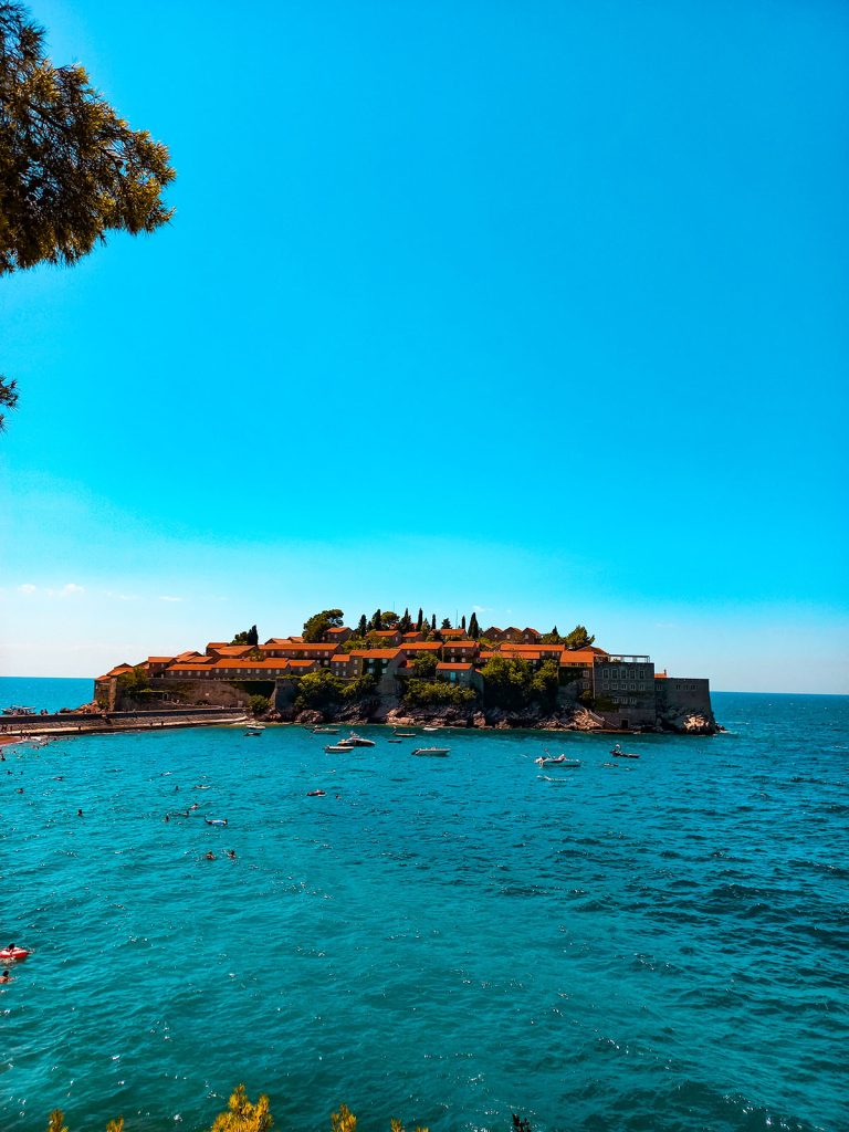 Pogled na Sveti Stefan.