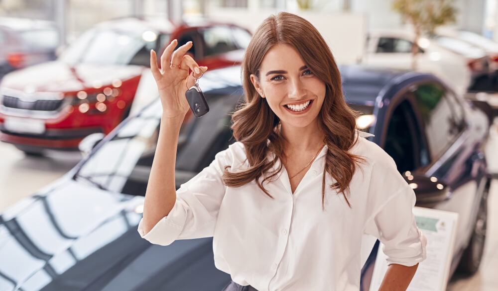 Kupovina automobila u salonu.