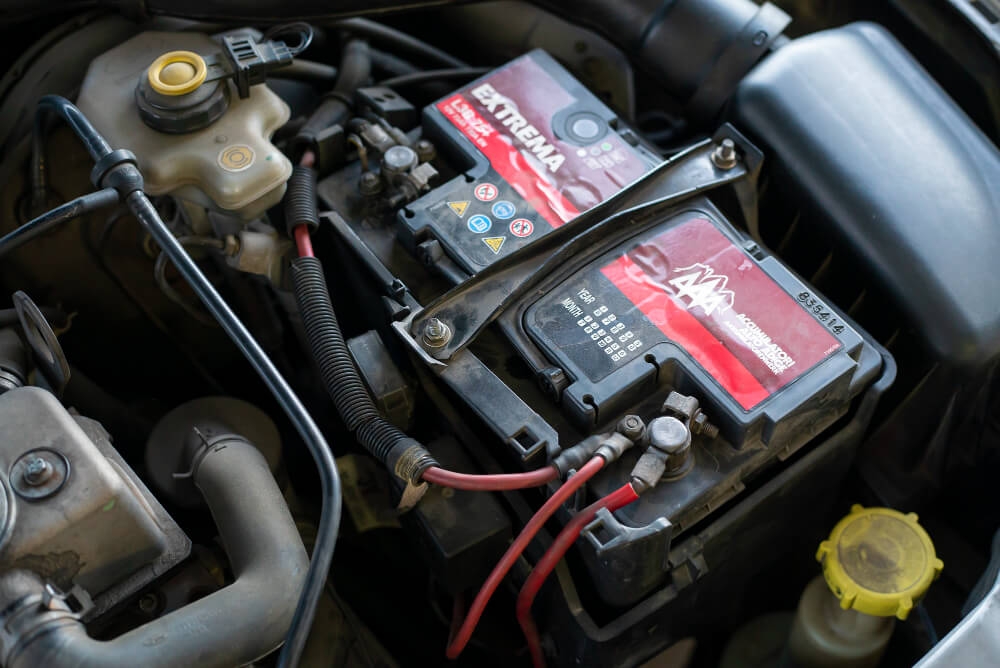 Akumulator u automobilu