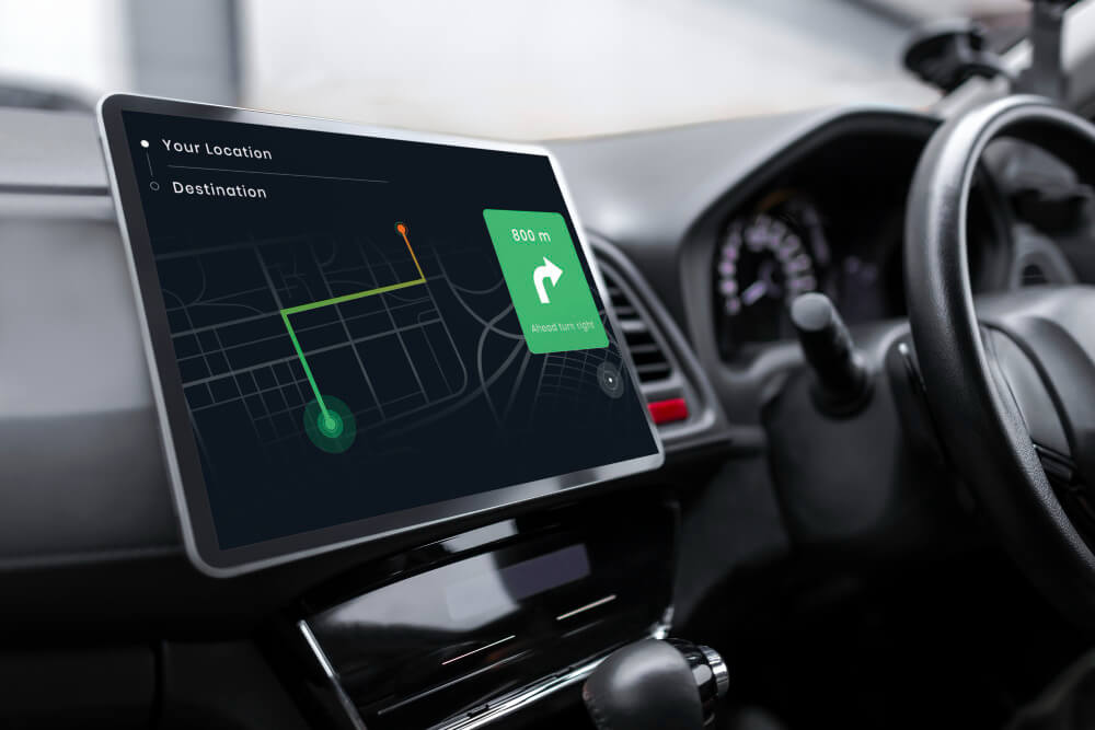GPS navigacija u automobilu tokom vožnje.