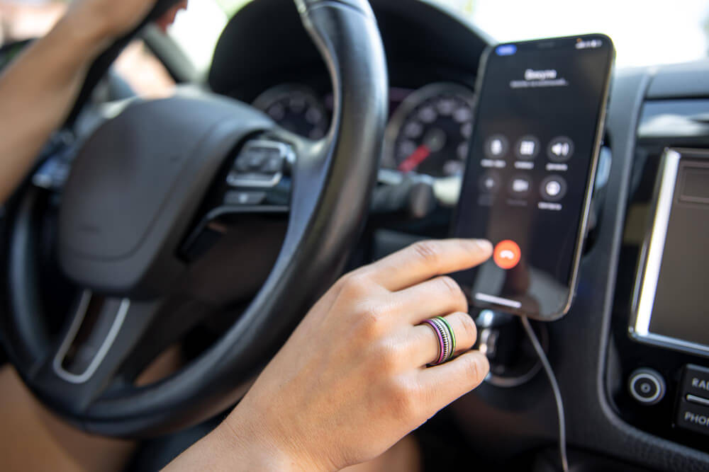 “Hands-free” set za bezbednu vožnju.
